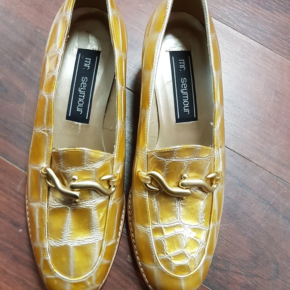 Vintage S6 Stuart Weitzman faux croc loafers